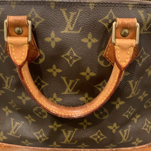 Authentic LV Louis Vuitton monogram Alma PM with date code VI 0993 - Picture 8 of 13